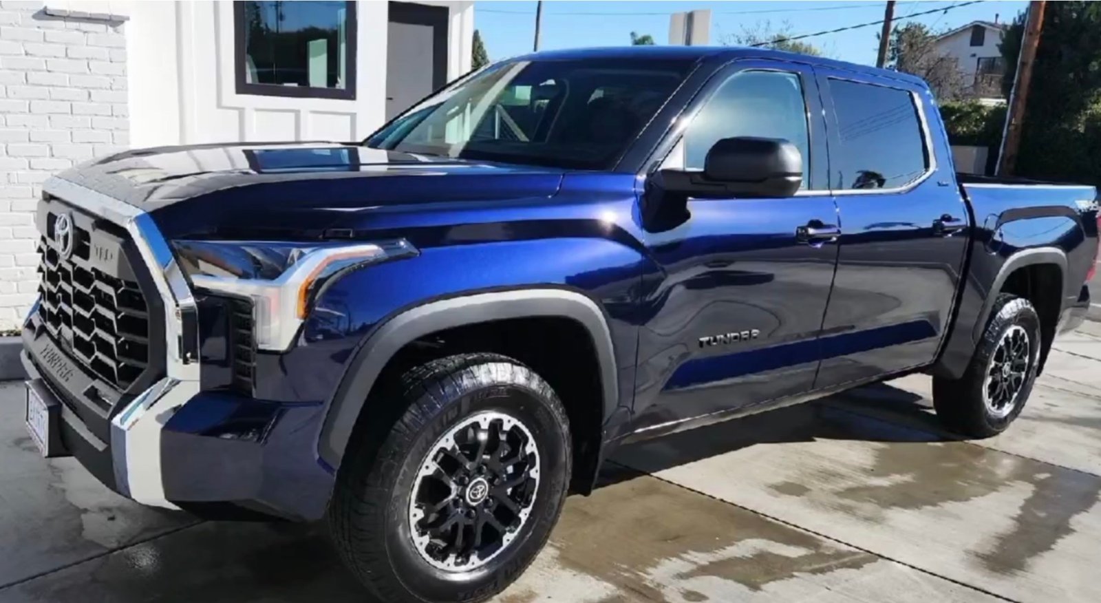 Blue Toyota Tundra hand wash and wax