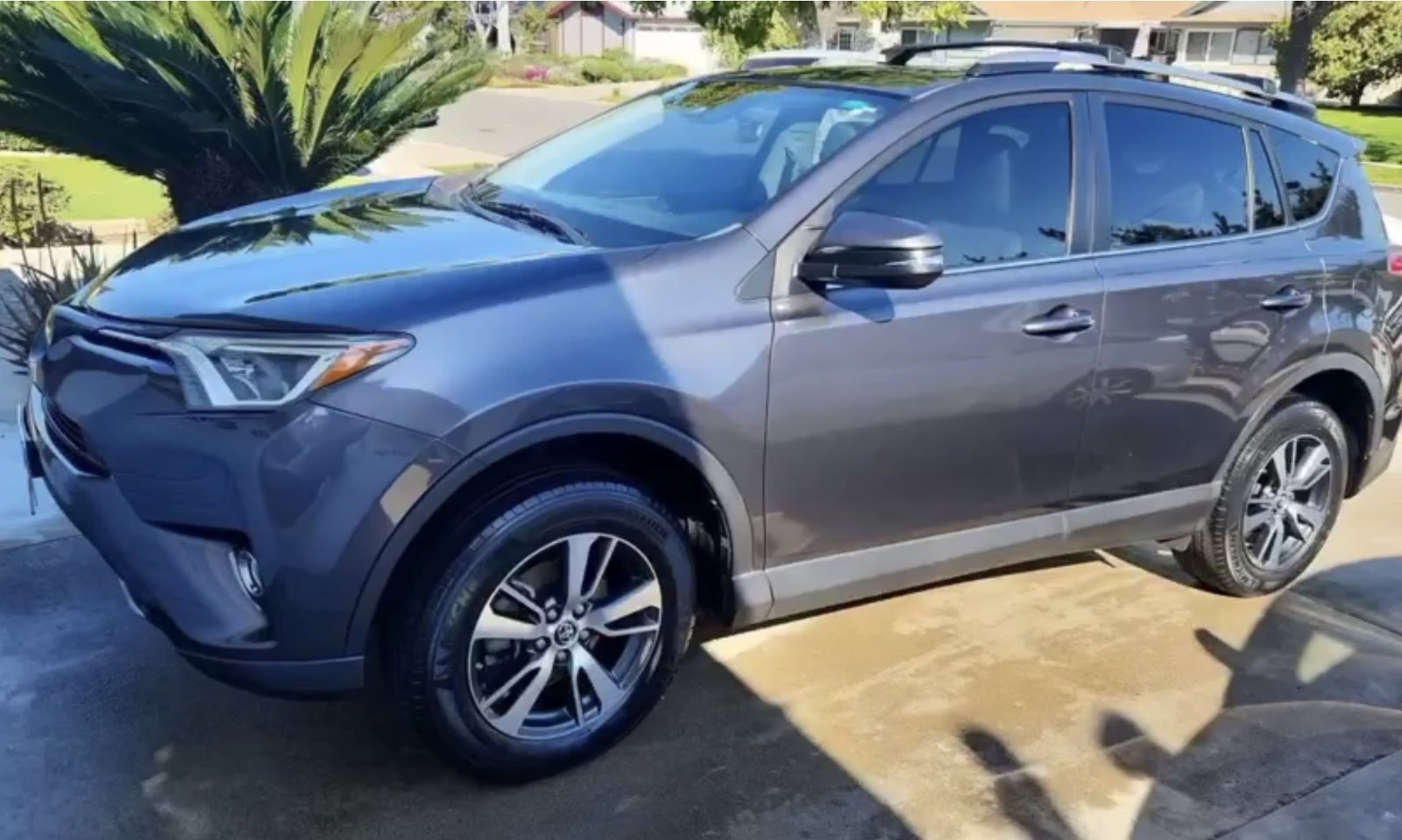Toyota SUV exterior wash